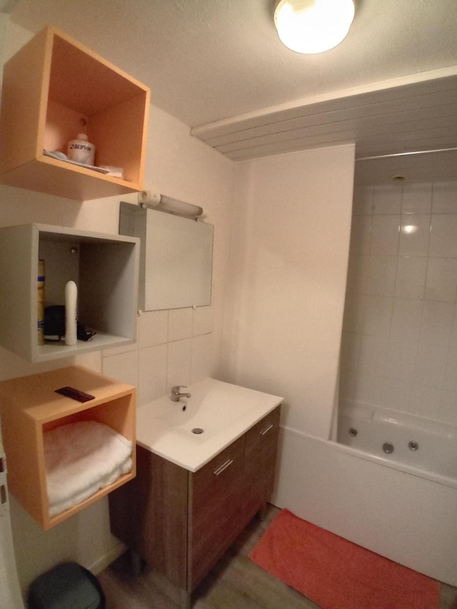 Appart Chartreux Baignoire Massante ,A 3 Minutes Du Centre En Bus! 2 Etoiles Atout France Voiron Kültér fotó